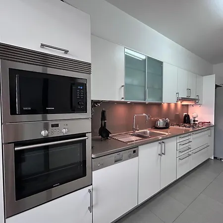 Ocean Sea View Apartment *